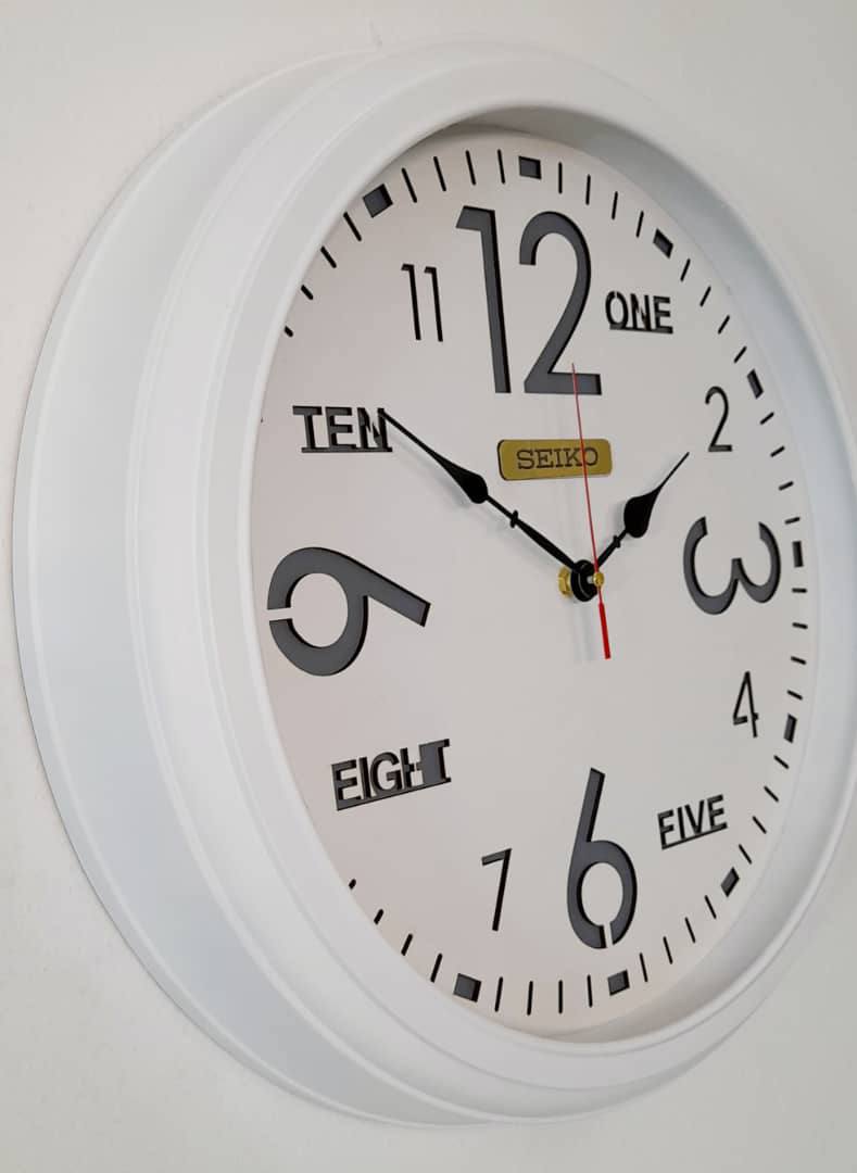 ساعت دیواری آوینا