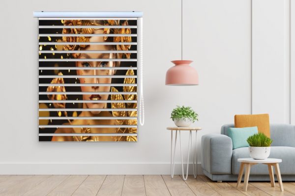 پرده زبرا طرح خانم کد Woman1686