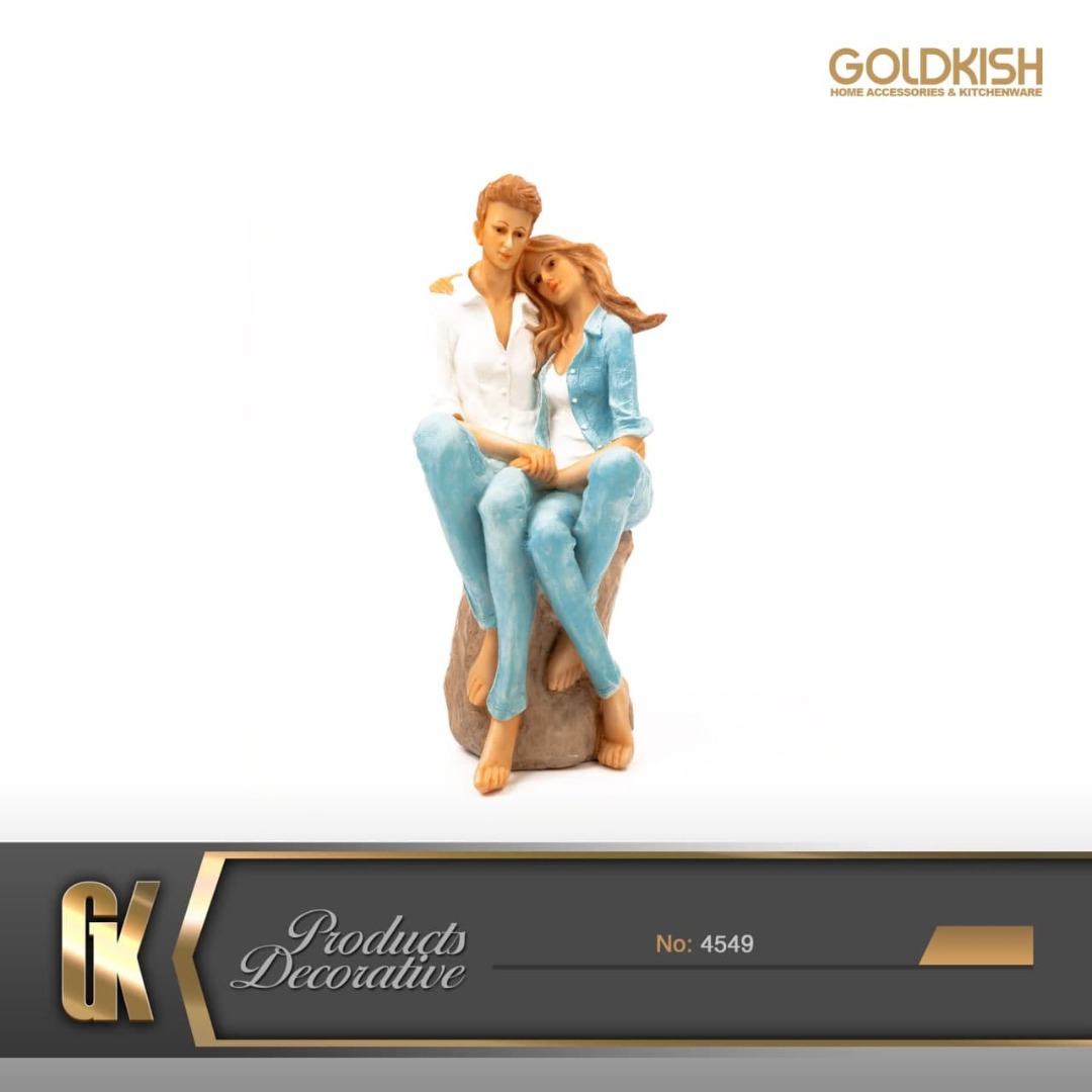 مجسمه زن و مرد نشسته روی سنگ مدل ۴۵۴۹