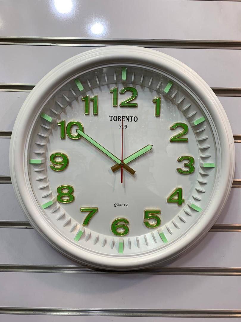 ساعت دیواری تورنتو کد ۳۰۳ شبرنگ