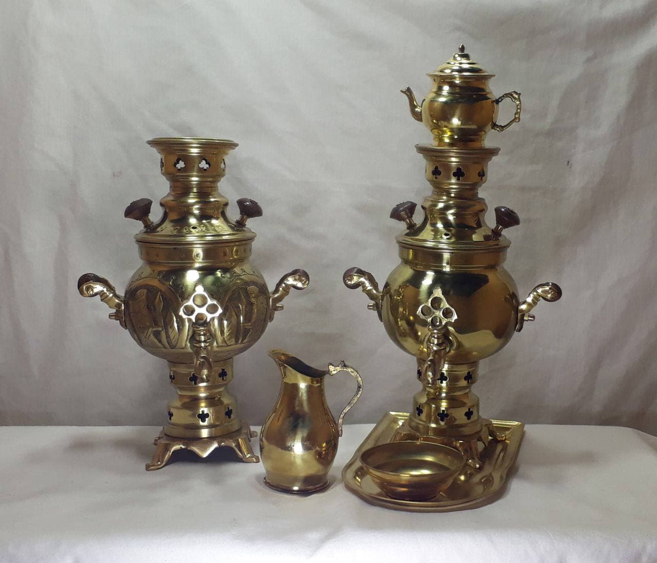 سماور ونوش ۱/۵ لیتری روسی ساده زغالی و قلم سنتی زغالی A42