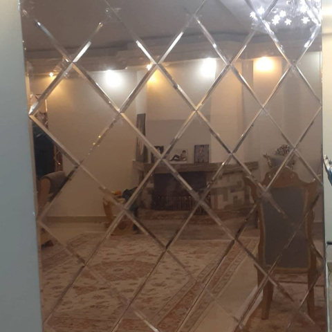 صنایع شیشه و آیینه صداقت