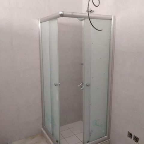 صنایع شیشه و آیینه صداقت