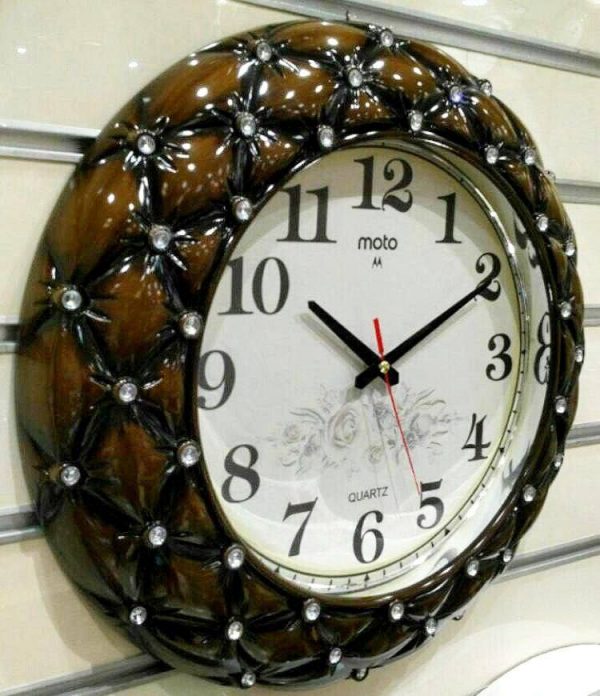 ساعت دیواری موتو نگین دار صفحه ساده کد 318