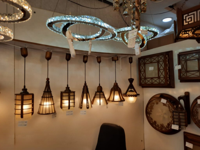 گالری لوستر ماه آفتاب