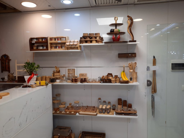 گالری چوبین